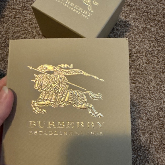 Burberry Leather Watch - Picture 6 of 6